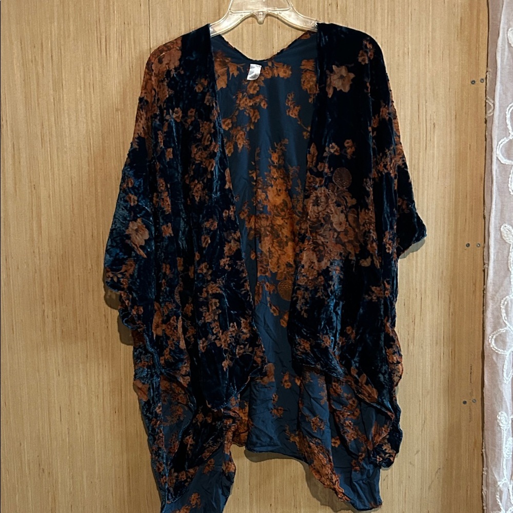 torrid Black and Brown Floral Velvet Kimono Tunic